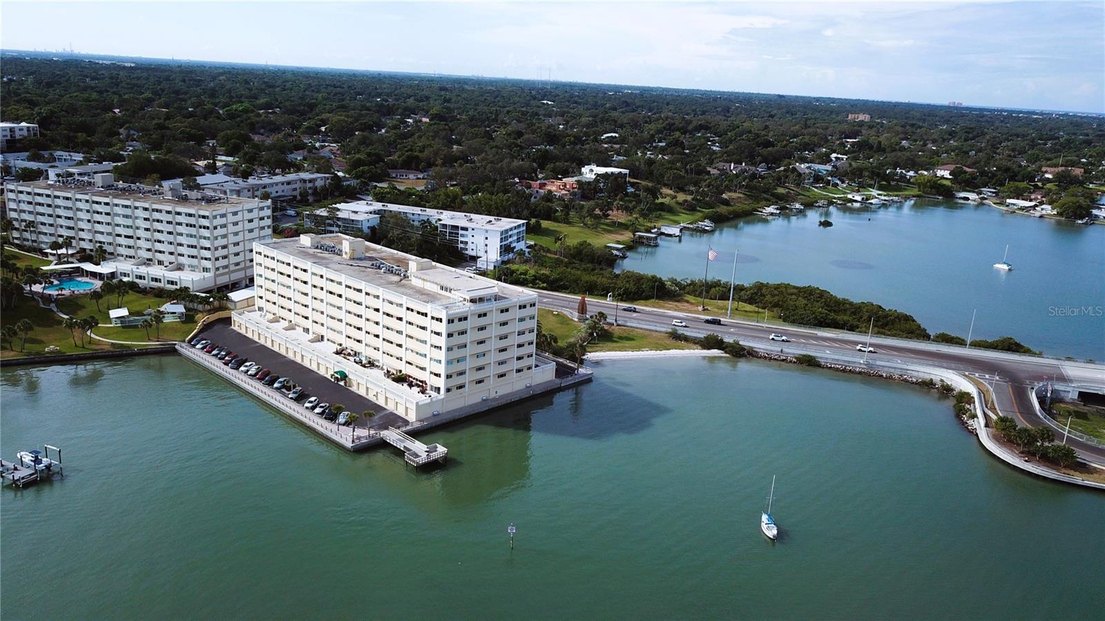 HARBOUR CLUB CONDO 3 - Residential