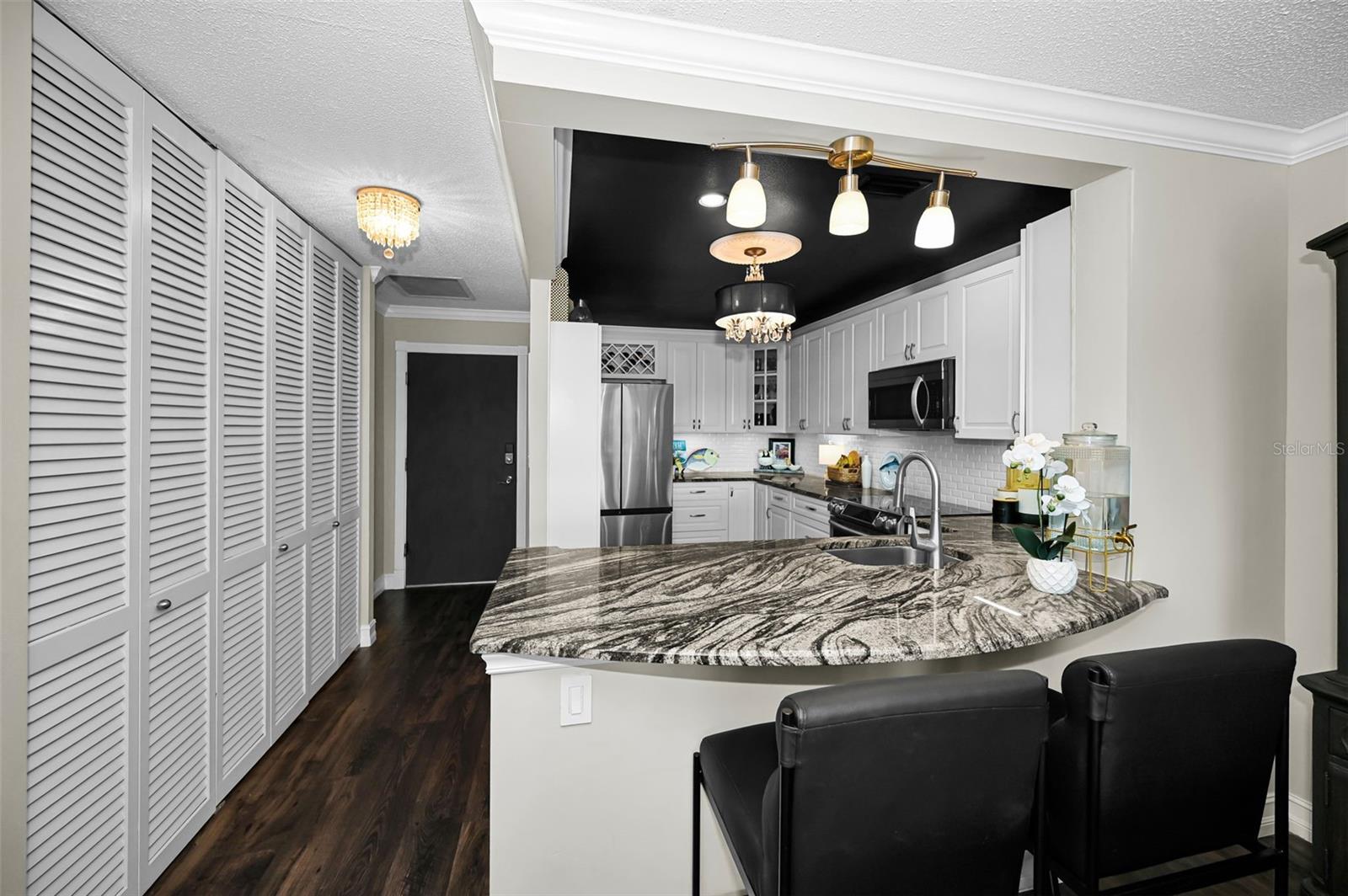 HARBOUR CLUB CONDO 3 - Residential