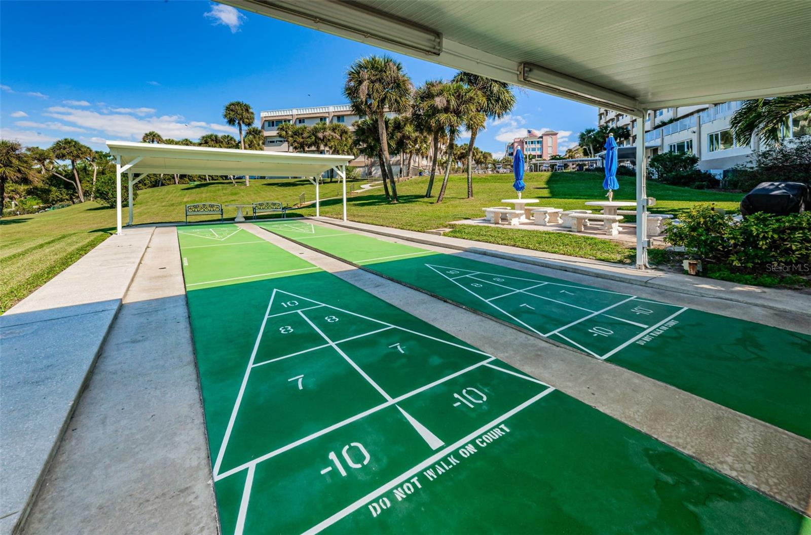HARBOUR CLUB CONDO 3 - Residential