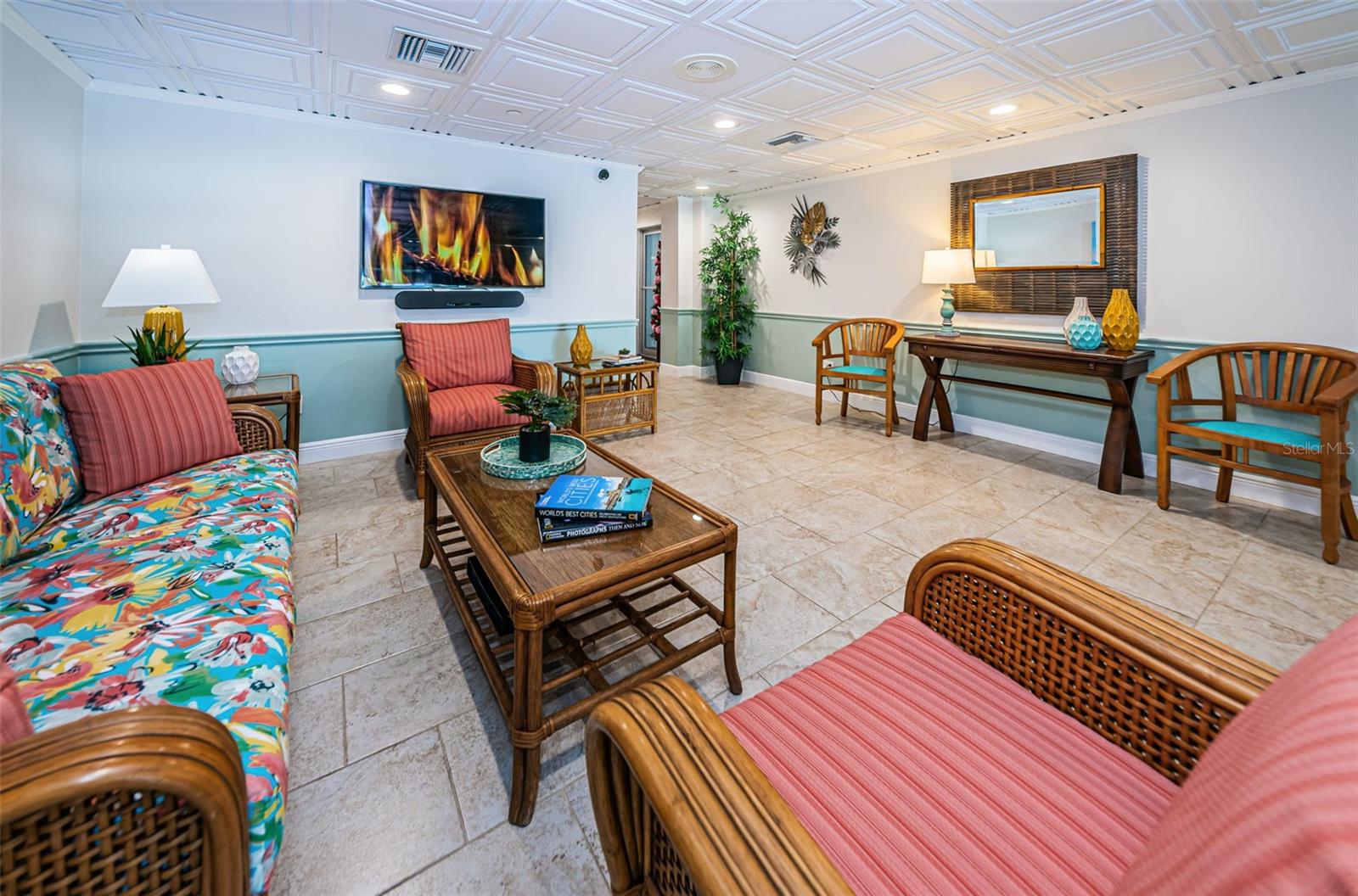 HARBOUR CLUB CONDO 3 - Residential