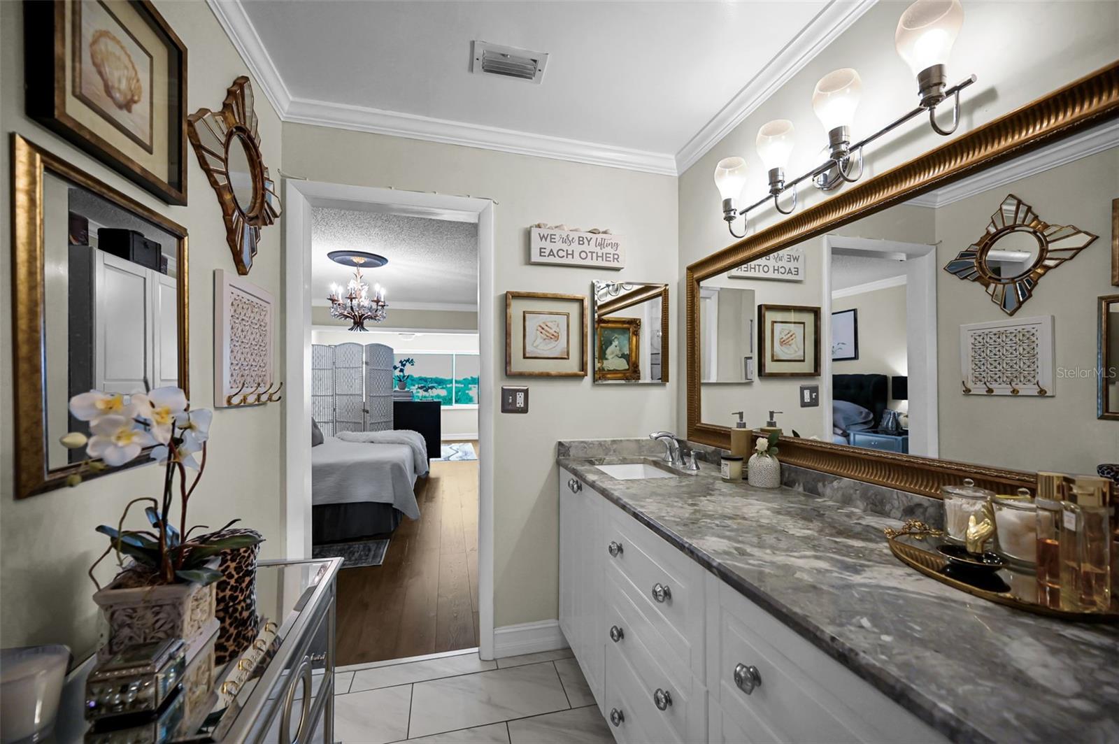 HARBOUR CLUB CONDO 3 - Residential