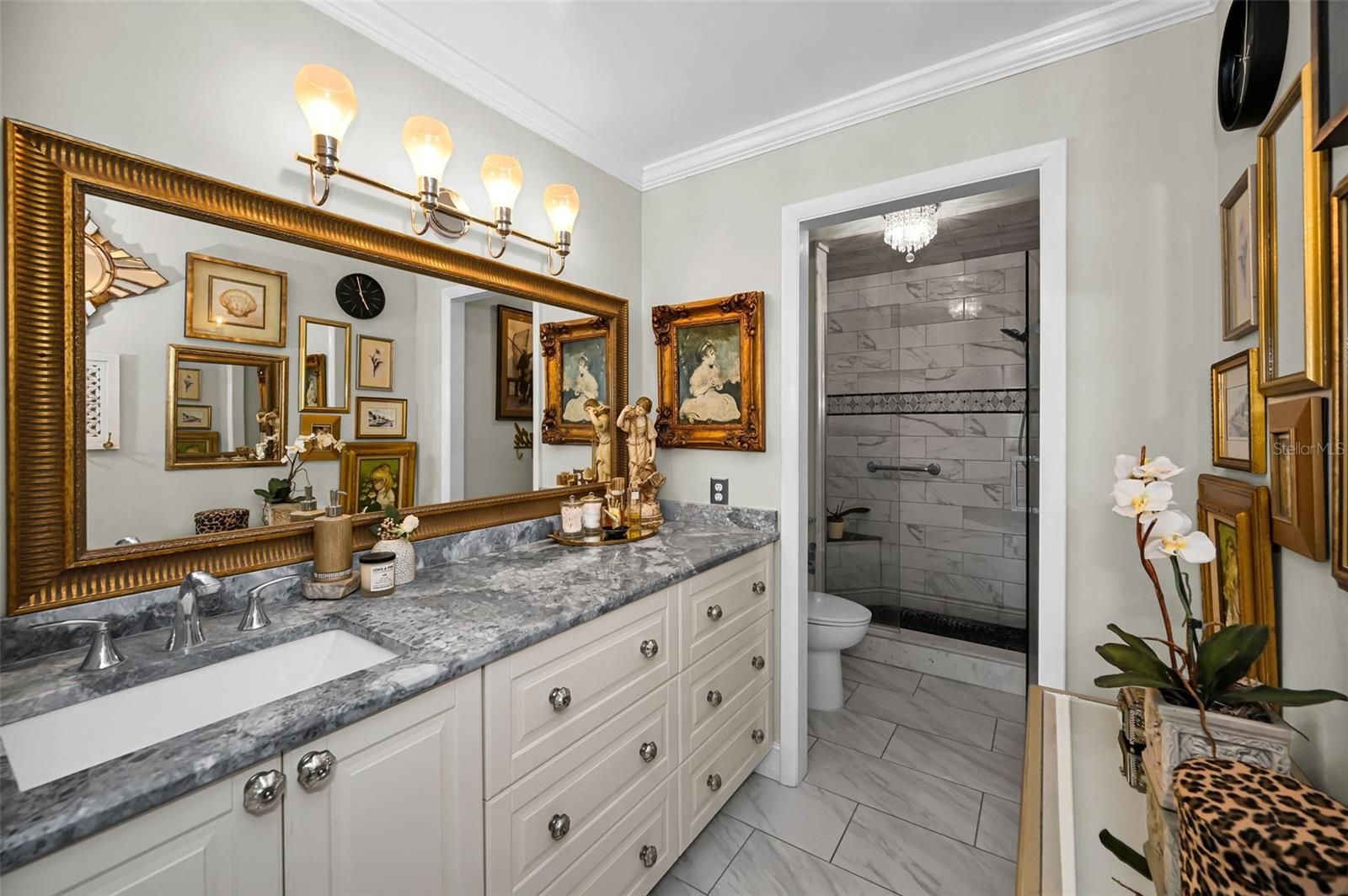 HARBOUR CLUB CONDO 3 - Residential