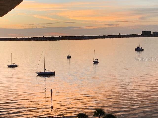 HARBOUR CLUB CONDO 3 - Residential