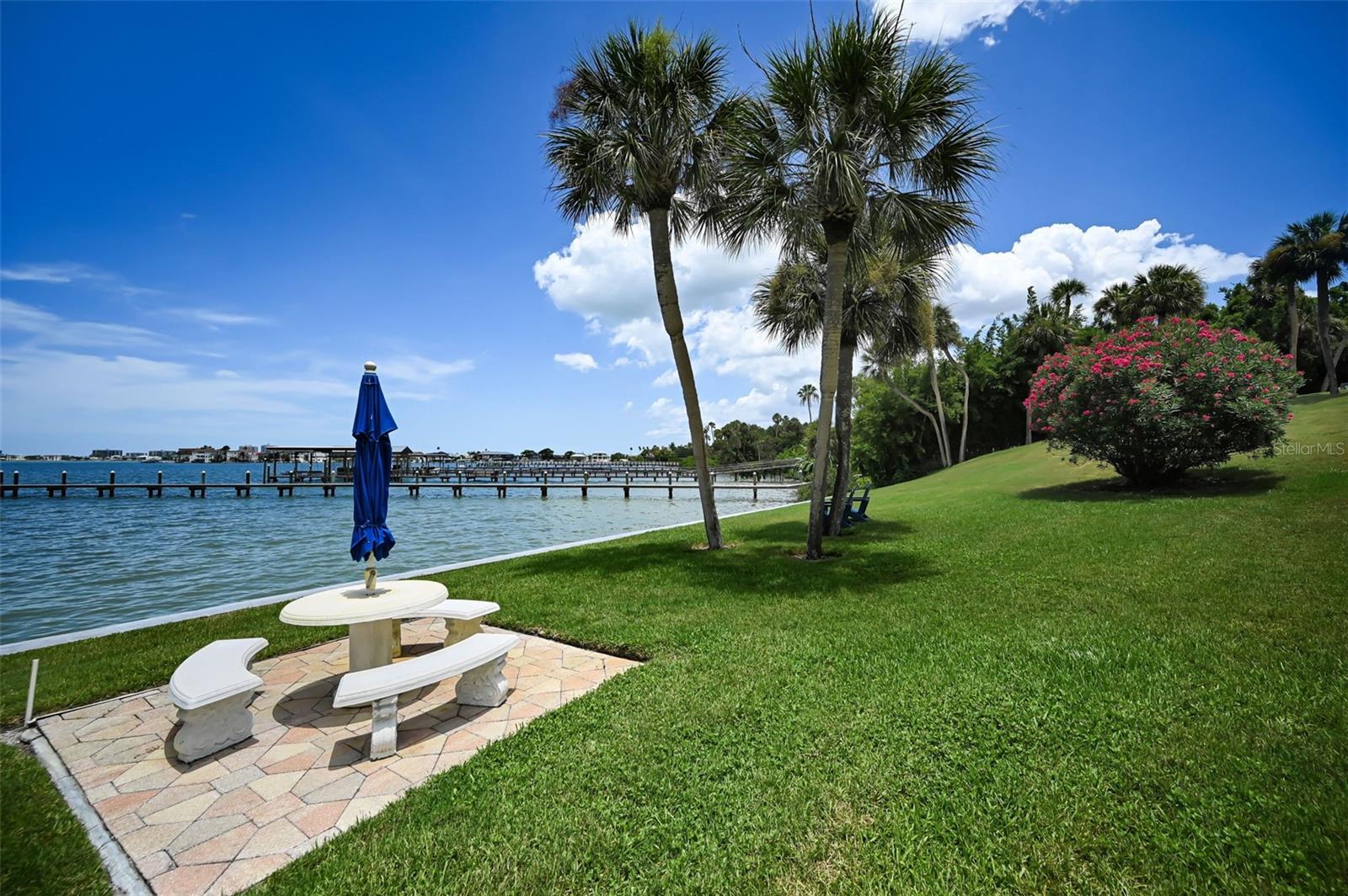 HARBOUR CLUB CONDO 3 - Residential