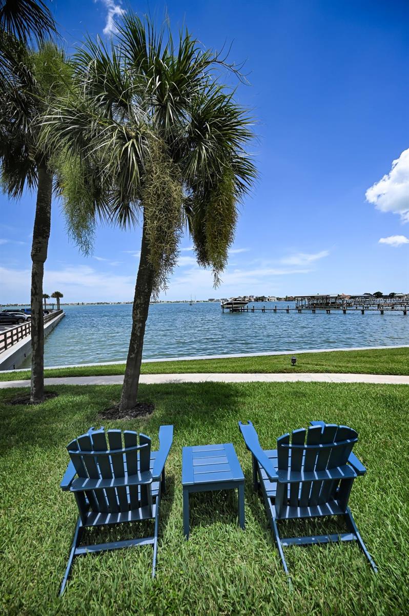 HARBOUR CLUB CONDO 3 - Residential
