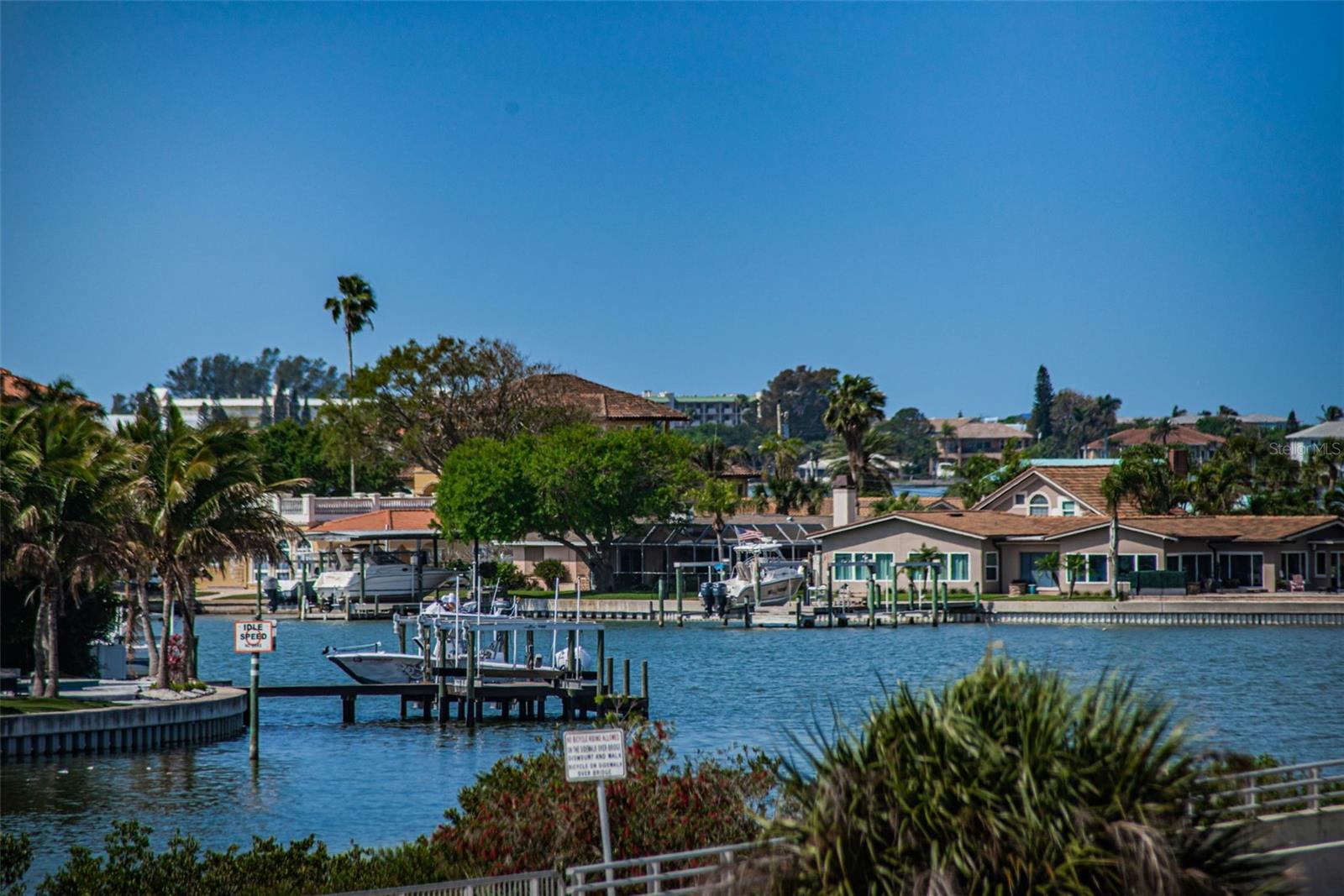 HARBOUR CLUB CONDO 3 - Residential