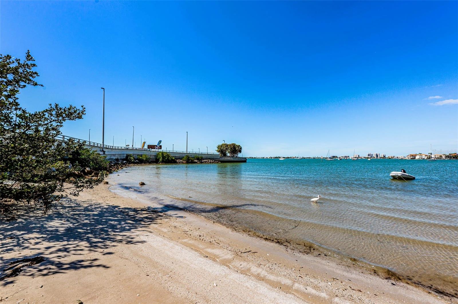 HARBOUR CLUB CONDO 3 - Residential