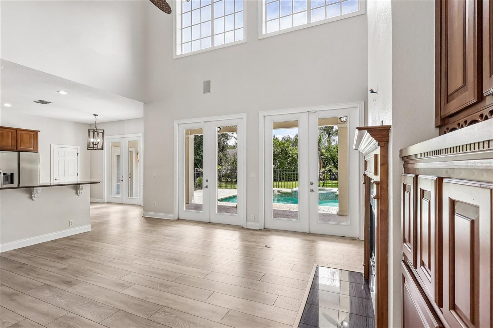 KEENES POINTE - Residential