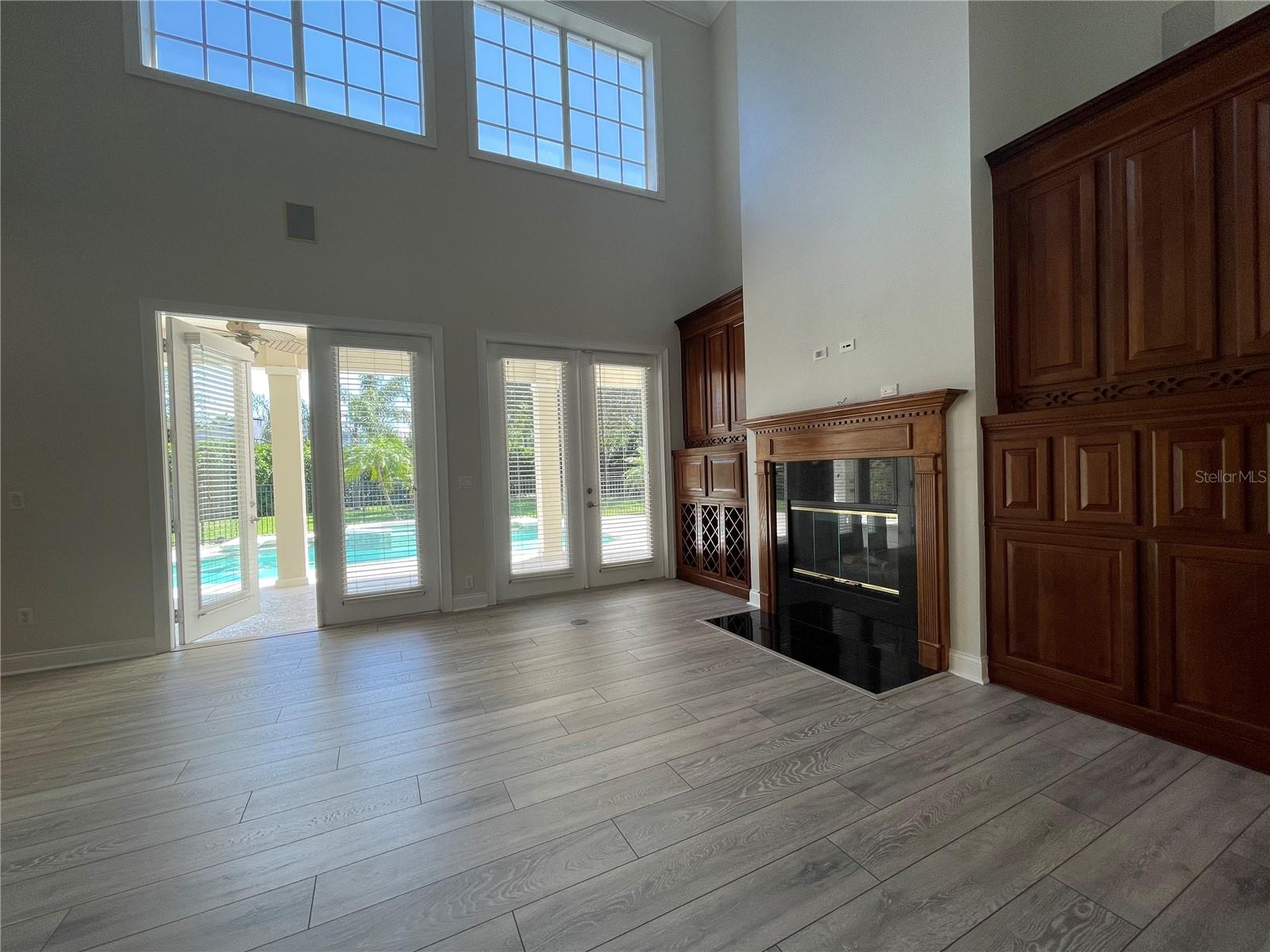 KEENES POINTE - Residential