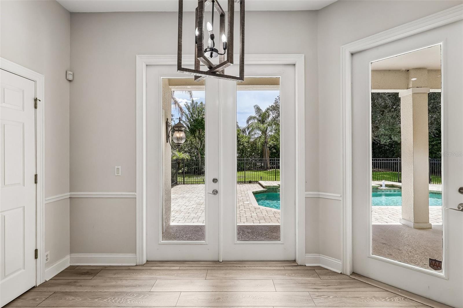 KEENES POINTE - Residential