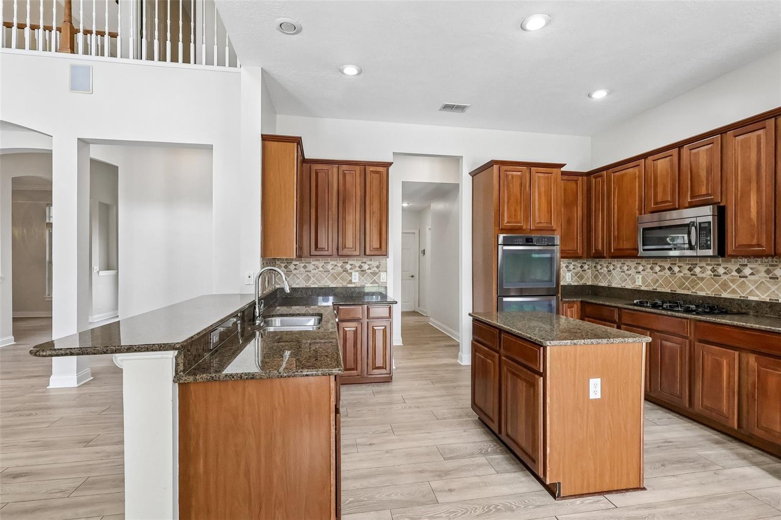 KEENES POINTE - Residential