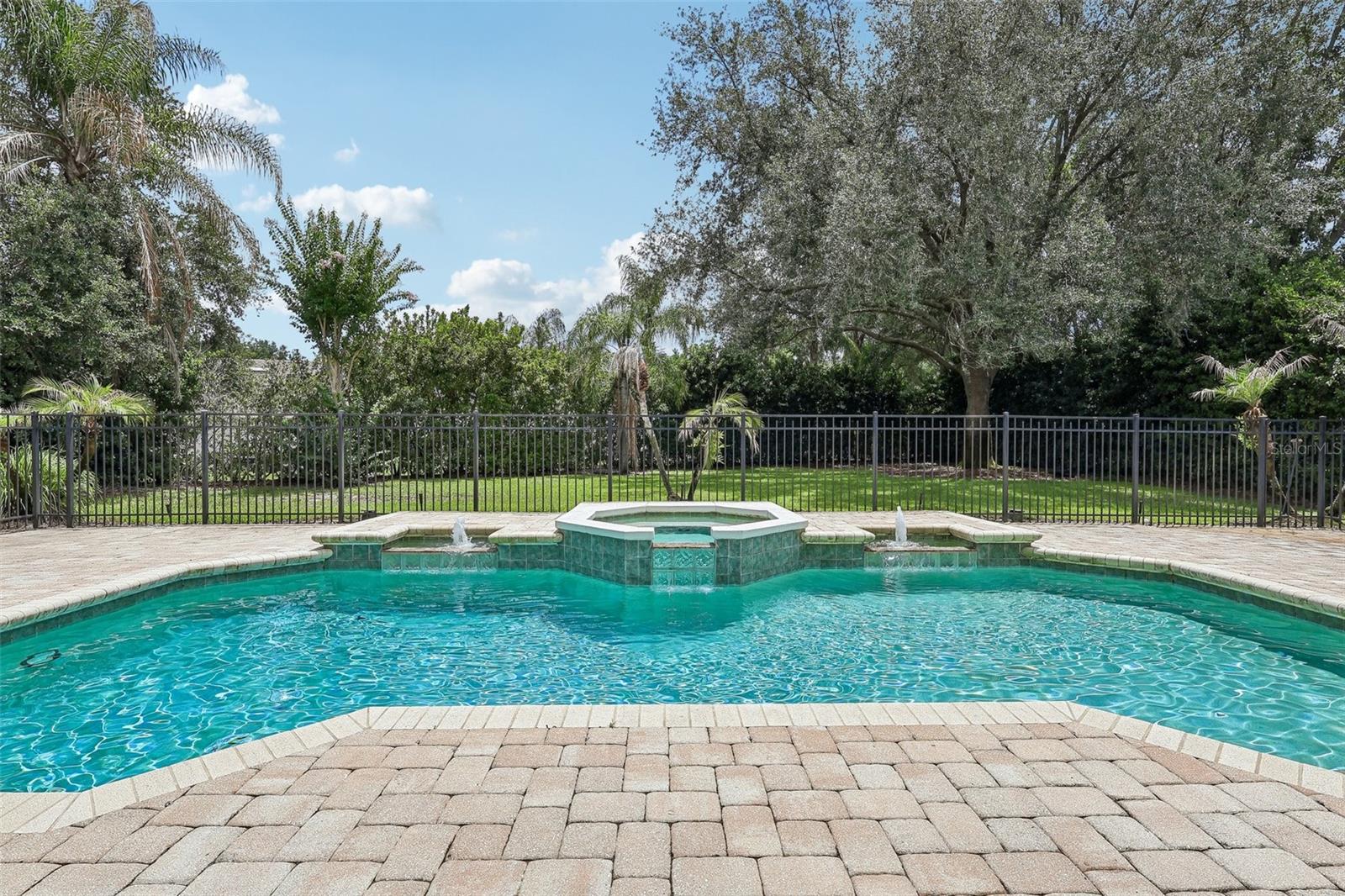 KEENES POINTE - Residential