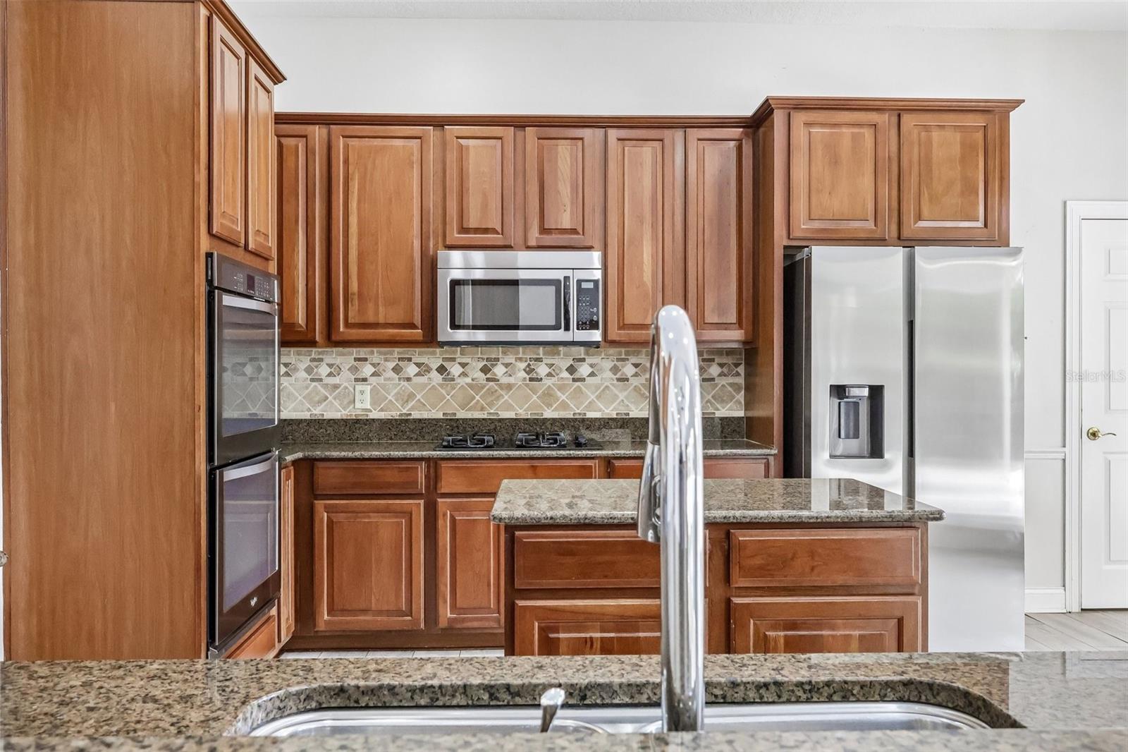 KEENES POINTE - Residential
