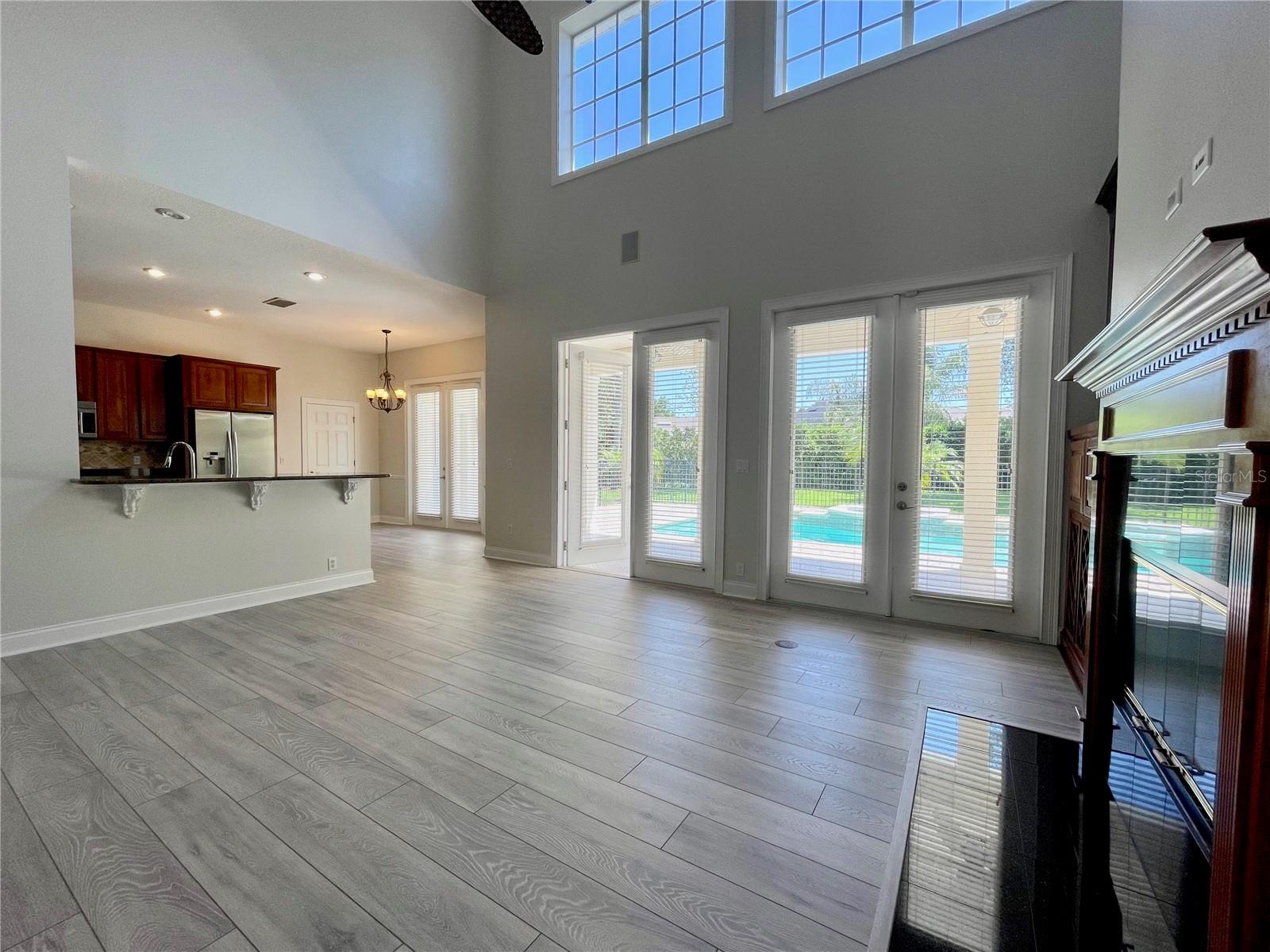 KEENES POINTE - Residential