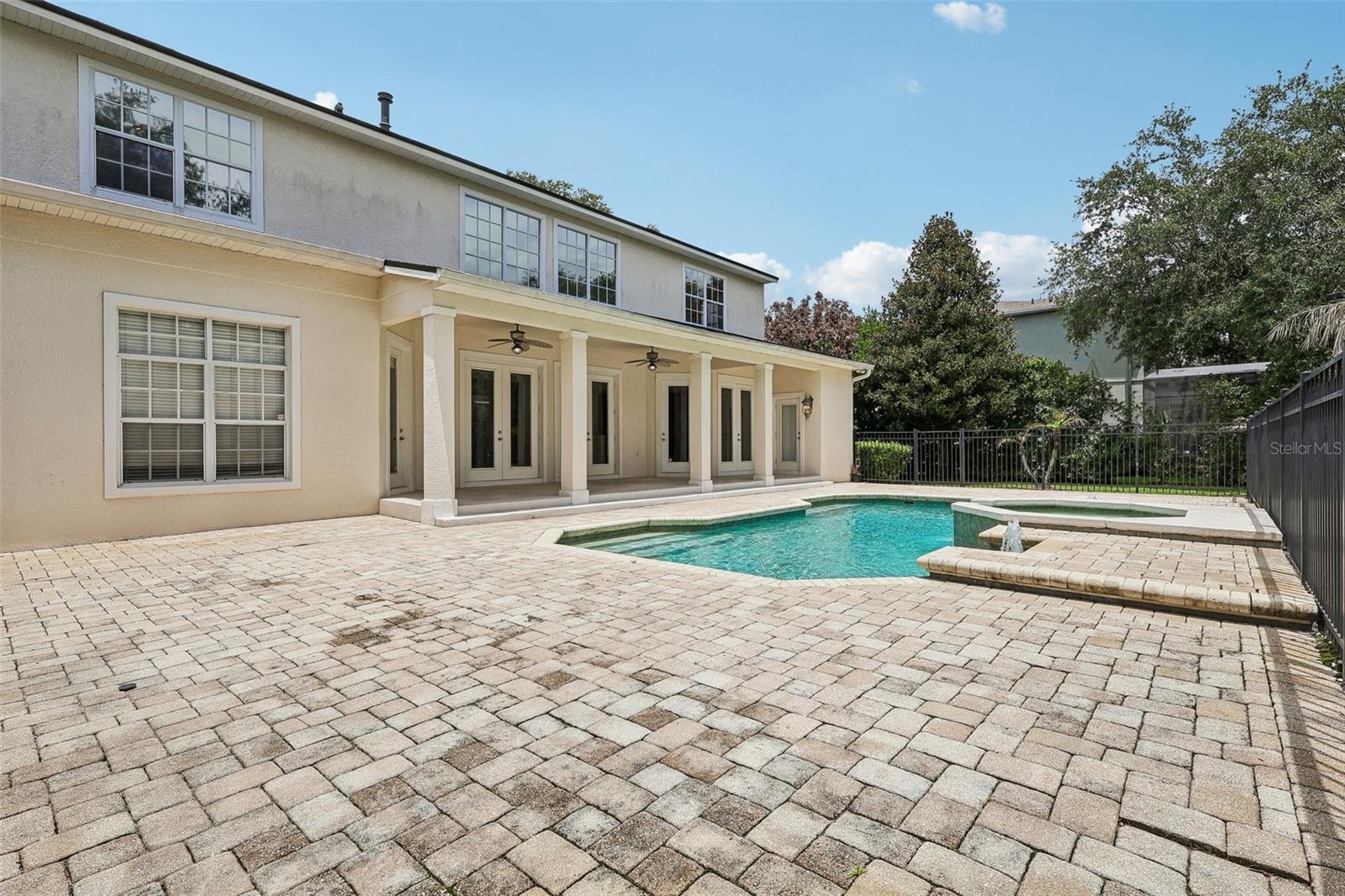 KEENES POINTE - Residential