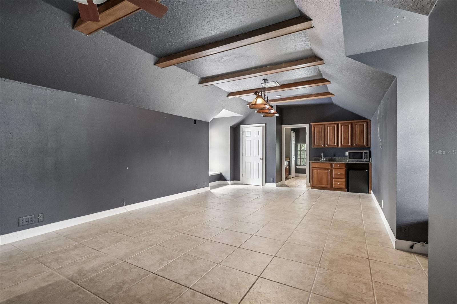KEENES POINTE - Residential