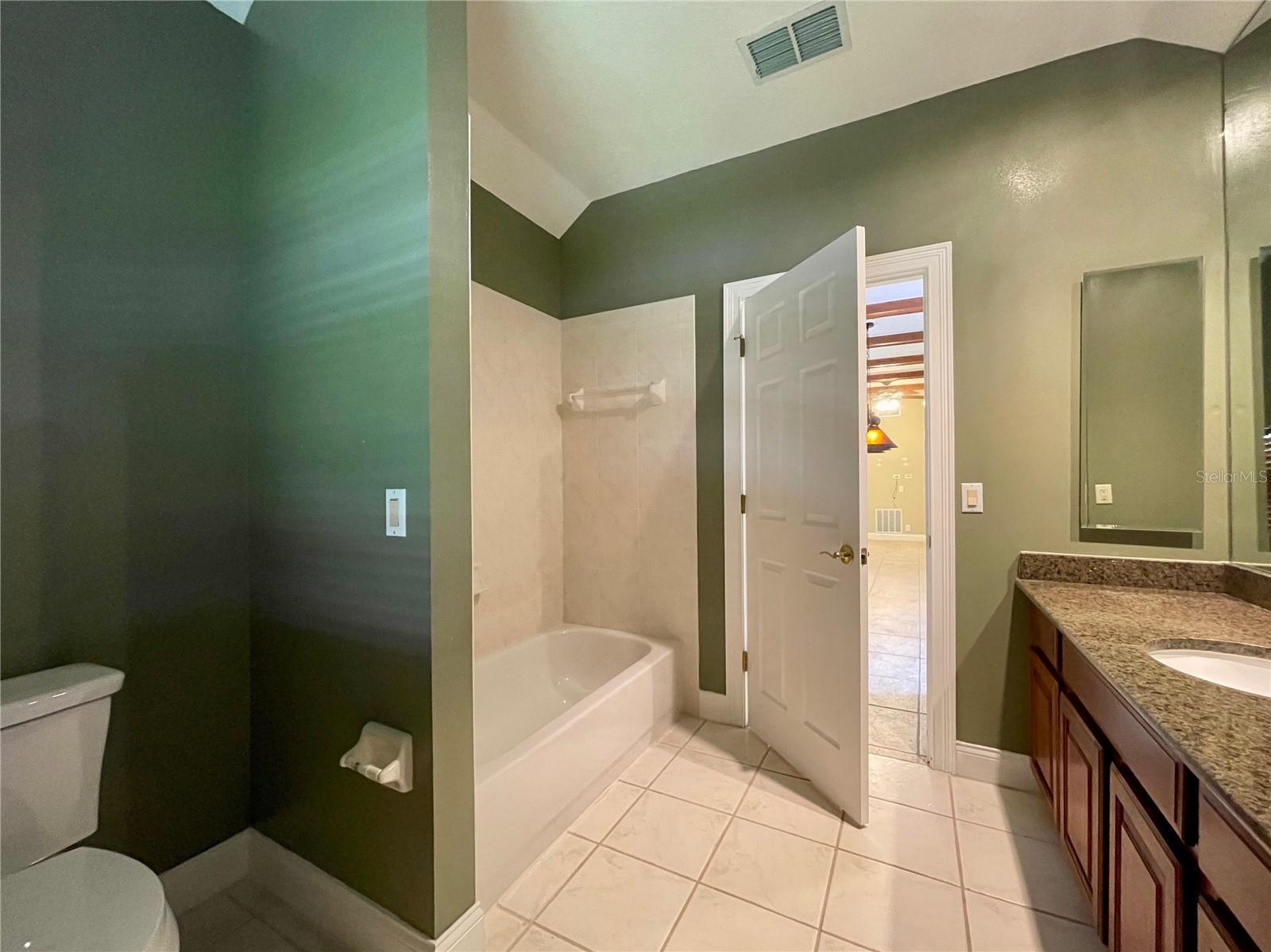 KEENES POINTE - Residential