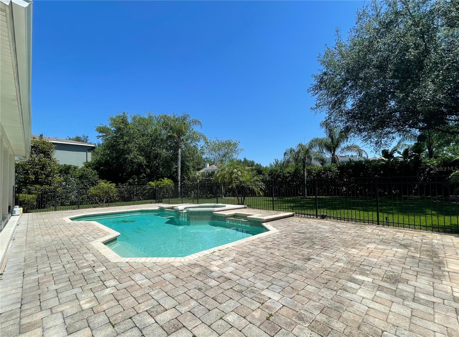 KEENES POINTE - Residential