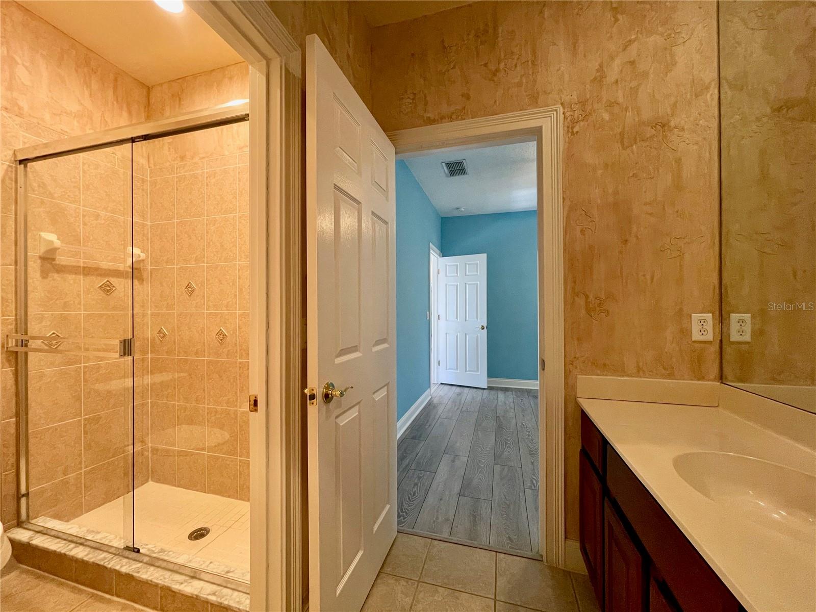 KEENES POINTE - Residential