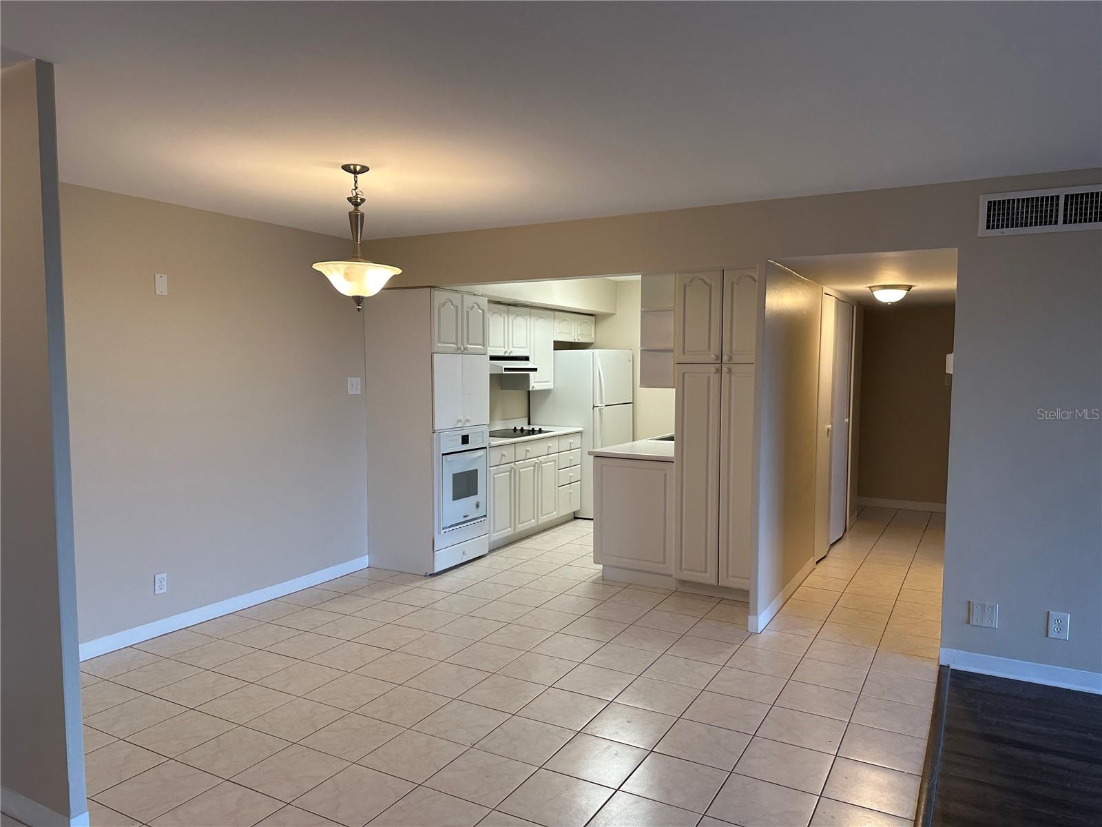 PARADISE ISLAND TOWERS CONDO - Residential