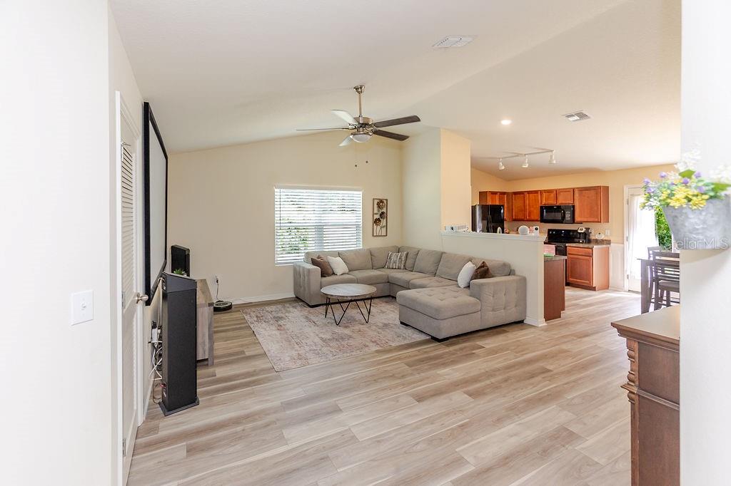ROYAL HIGHLANDS - Residential