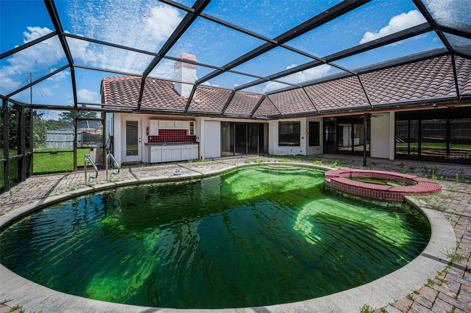 WEATHERSTONE - Residential