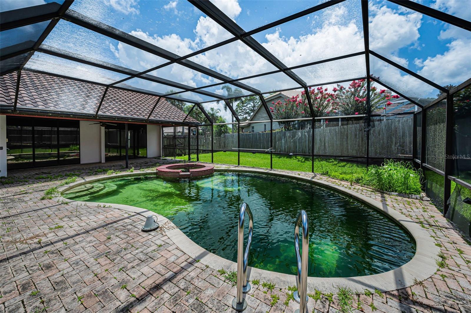 WEATHERSTONE - Residential