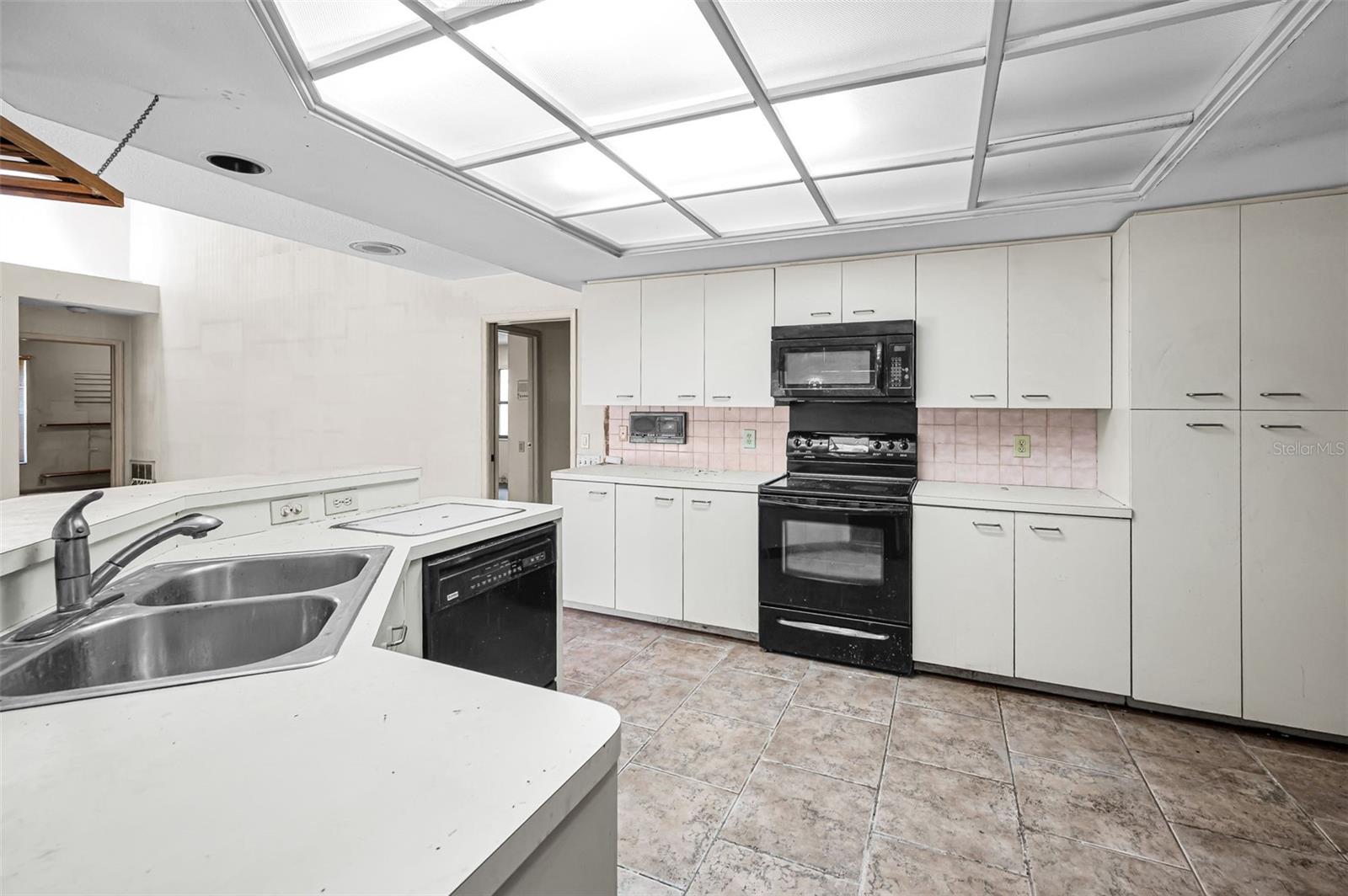 WEATHERSTONE - Residential