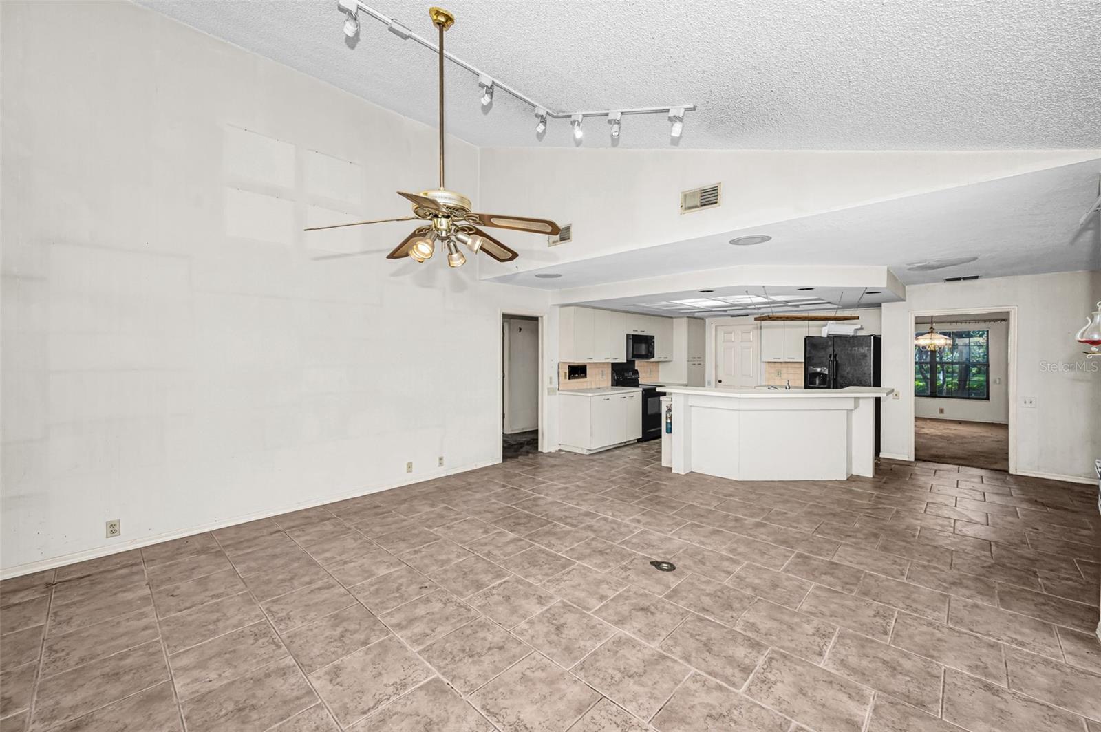 WEATHERSTONE - Residential