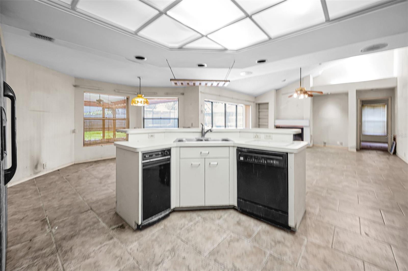 WEATHERSTONE - Residential