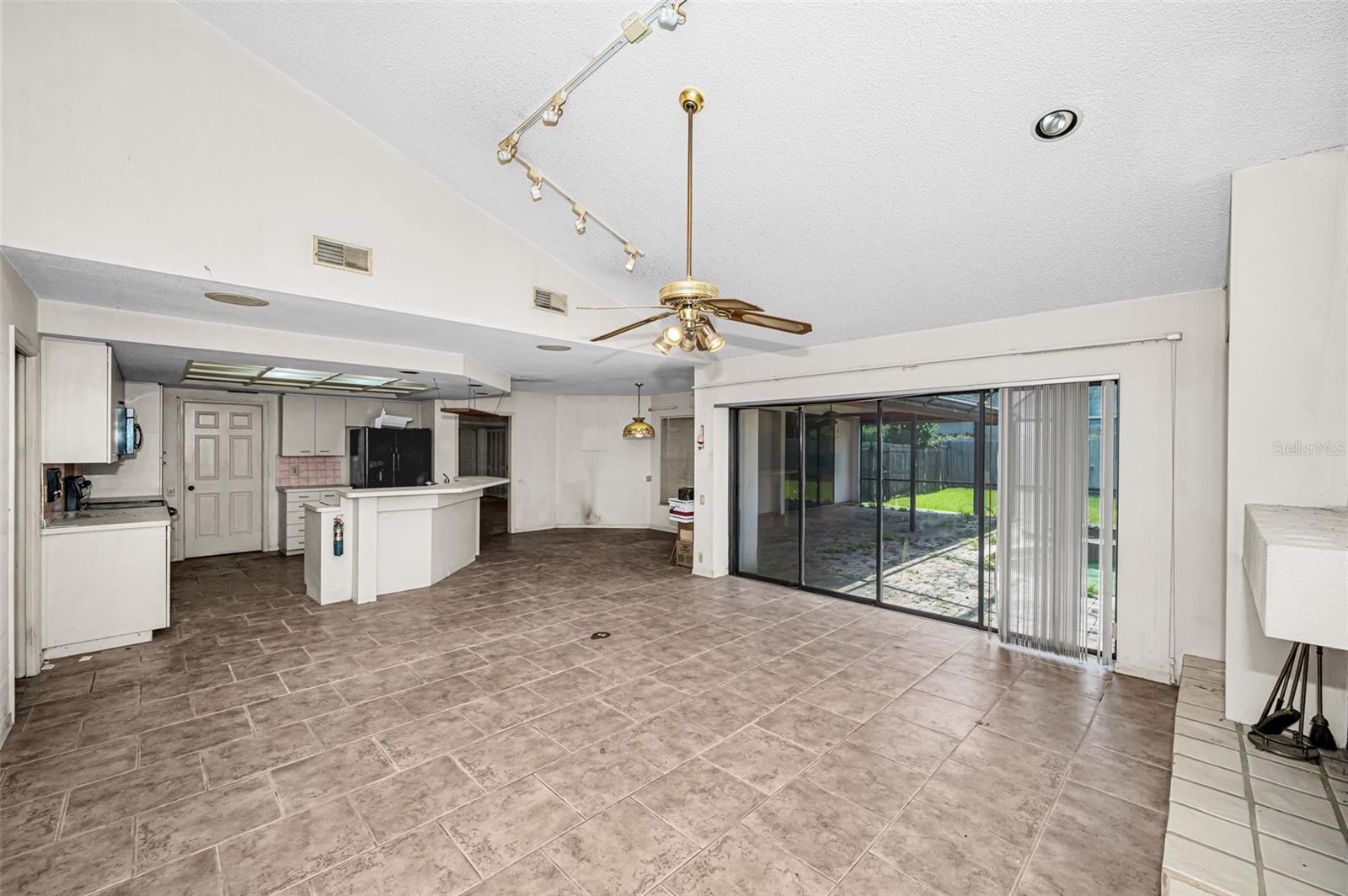 WEATHERSTONE - Residential