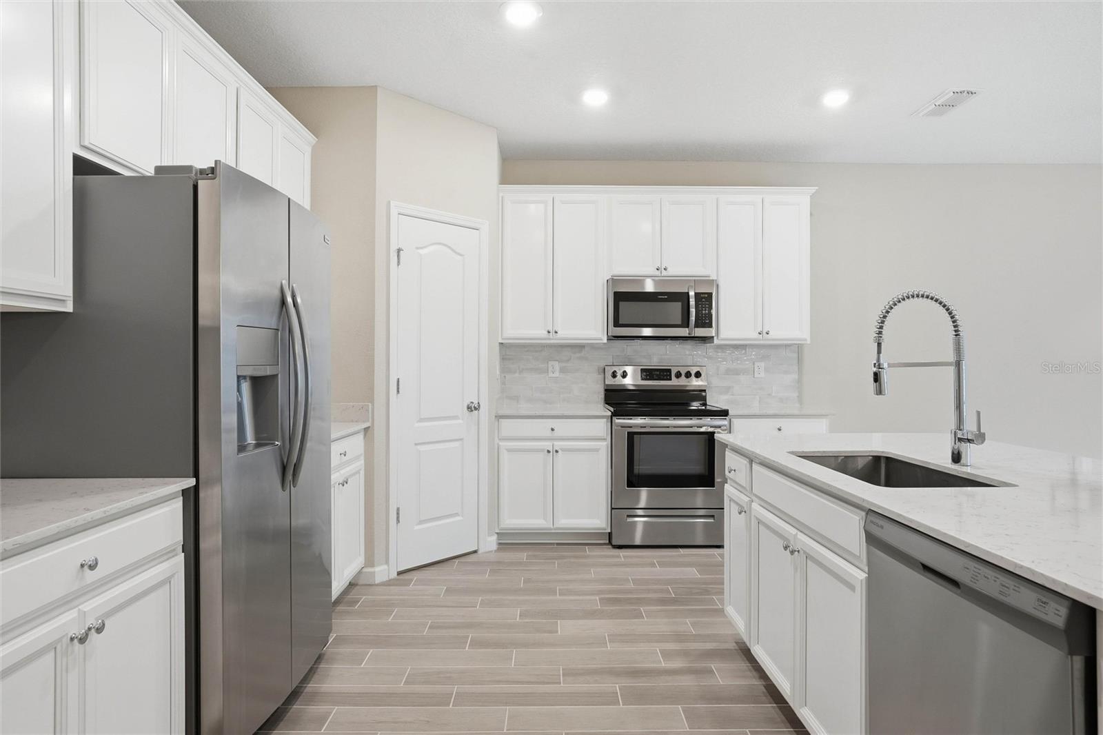 POTTSBURG POINTE - Residential