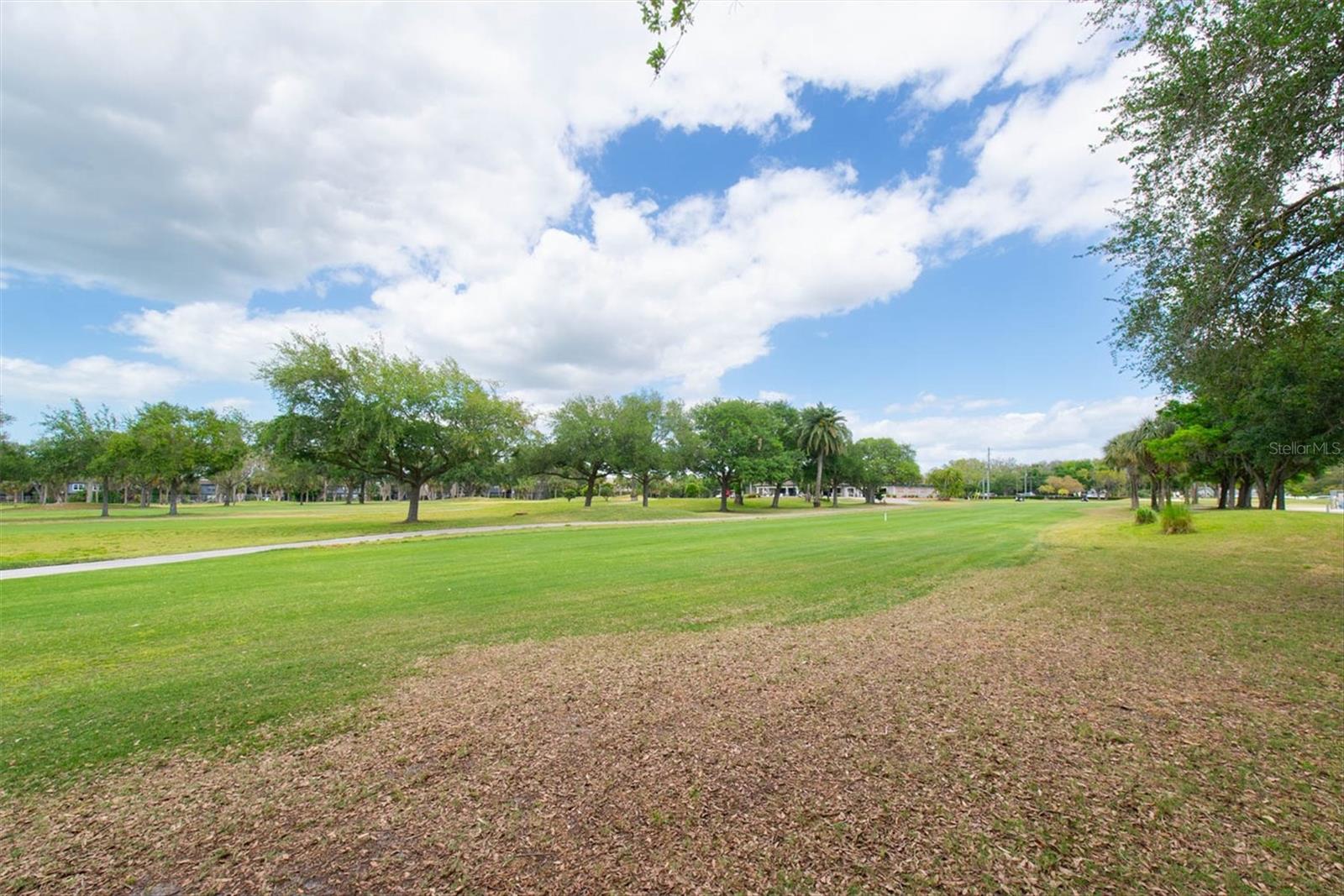 VILLAS DE GOLF CONDO - Residential