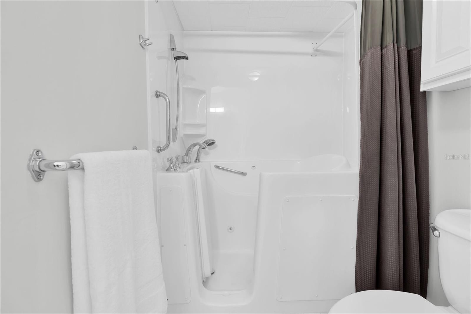 VILLAS DE GOLF CONDO - Residential