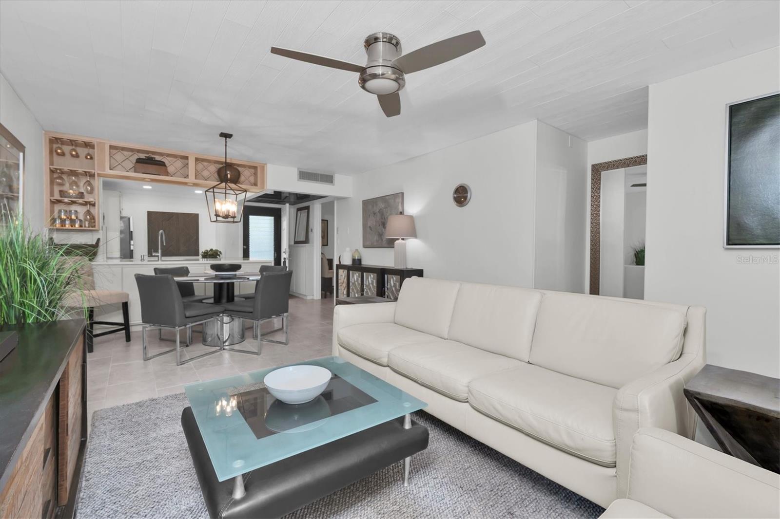 VILLAS DE GOLF CONDO - Residential