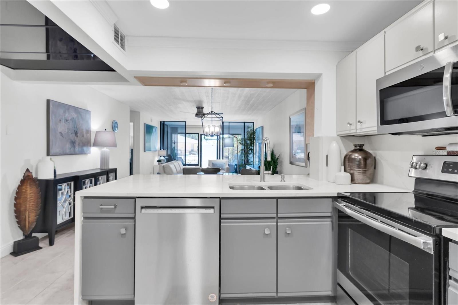 VILLAS DE GOLF CONDO - Residential