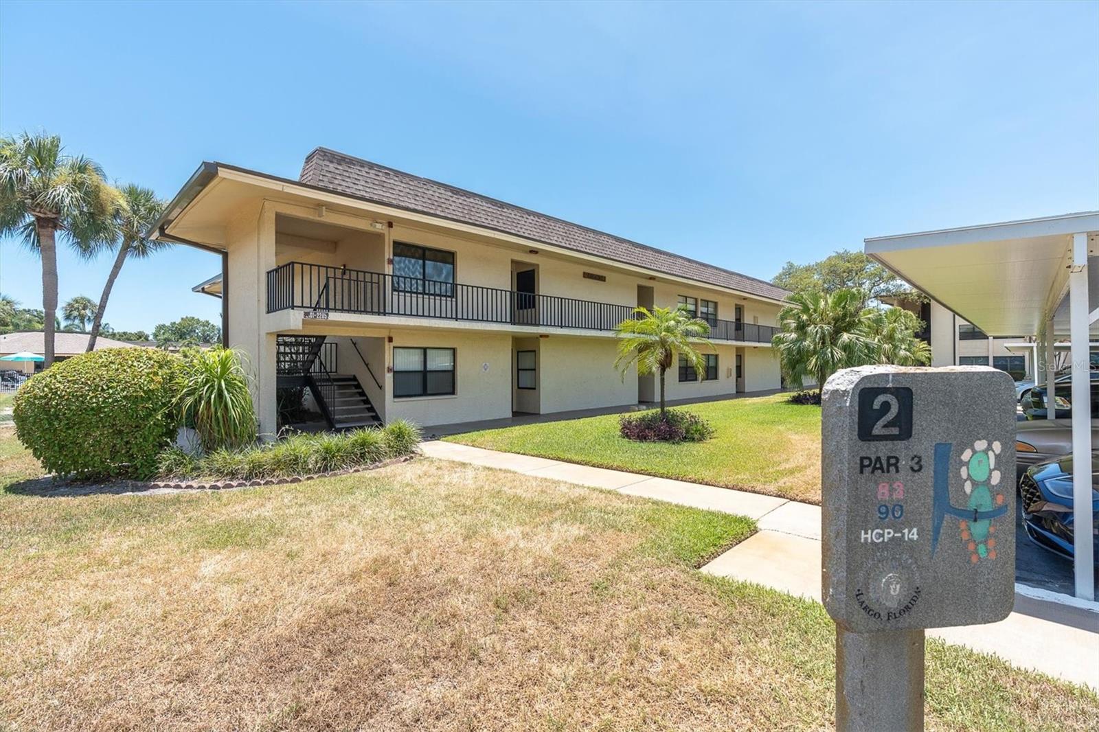 VILLAS DE GOLF CONDO - Residential