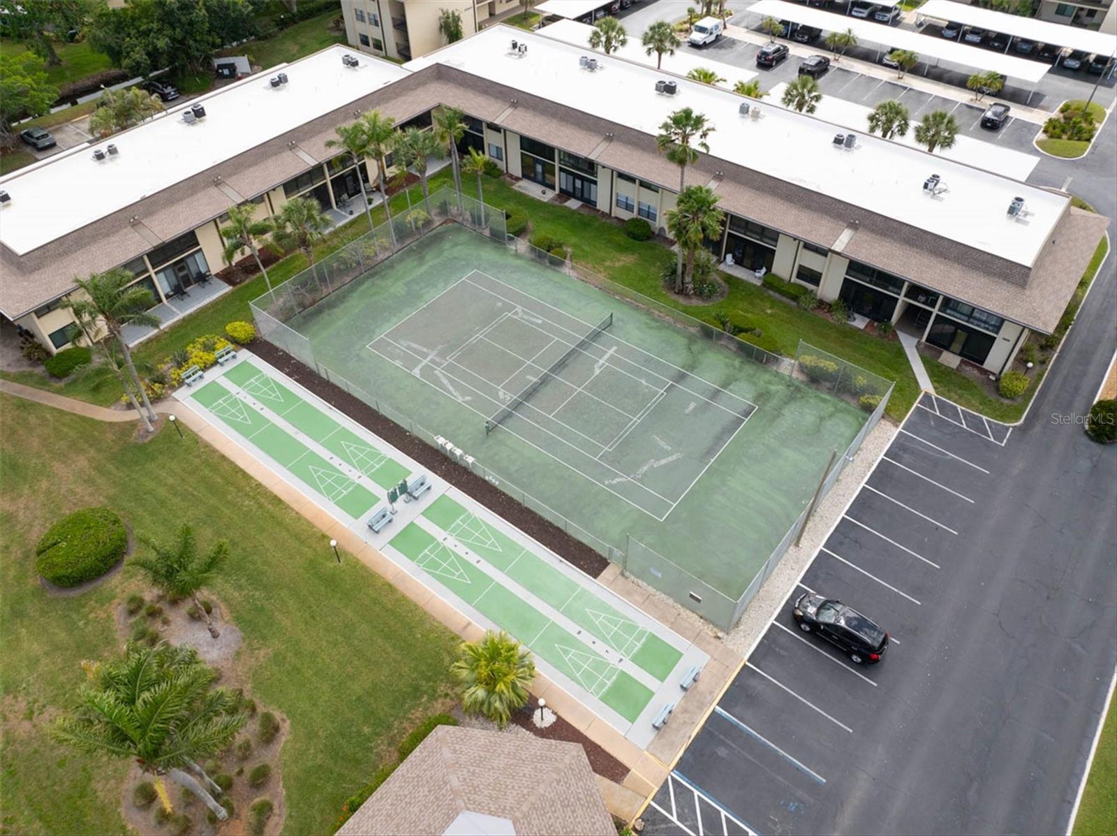 VILLAS DE GOLF CONDO - Residential