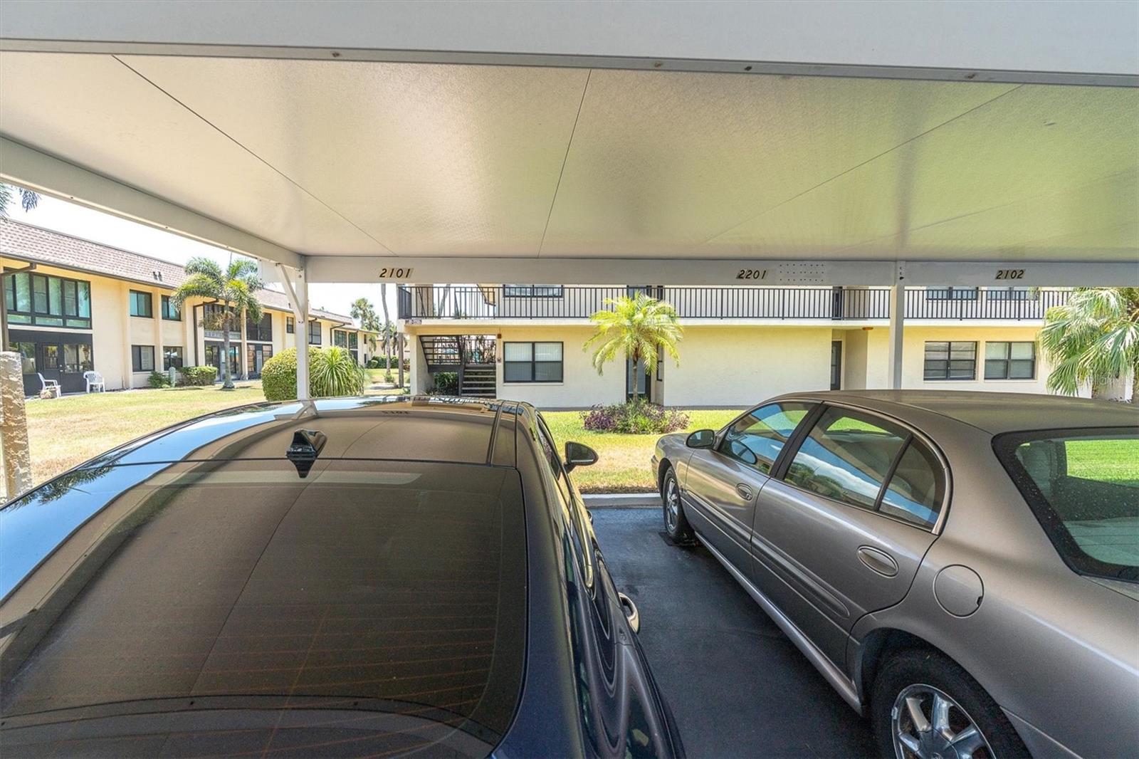 VILLAS DE GOLF CONDO - Residential