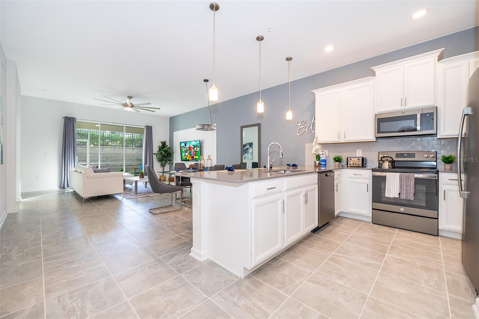 CHAMPIONSGATE CONDO 4 PH 24 - Residential Lease