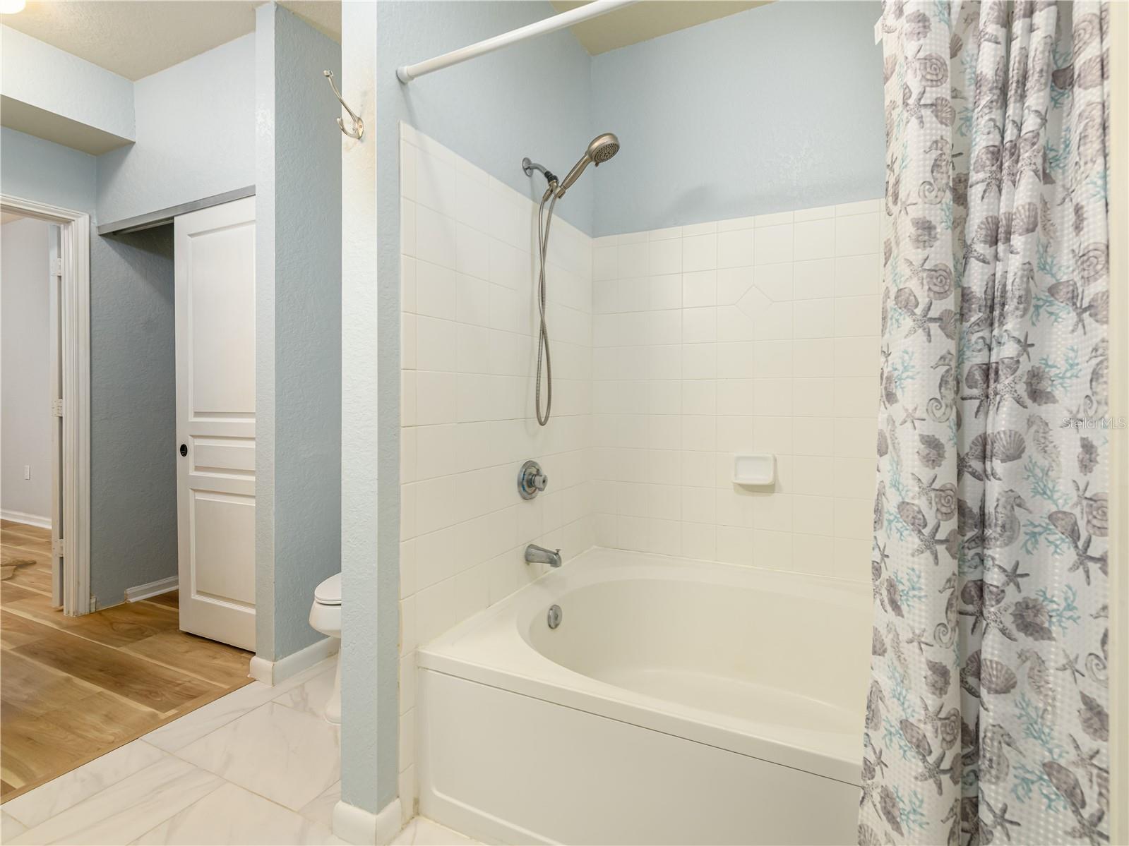 OXFORD PLACE AT TAMPA PALMS A - Residential Lease