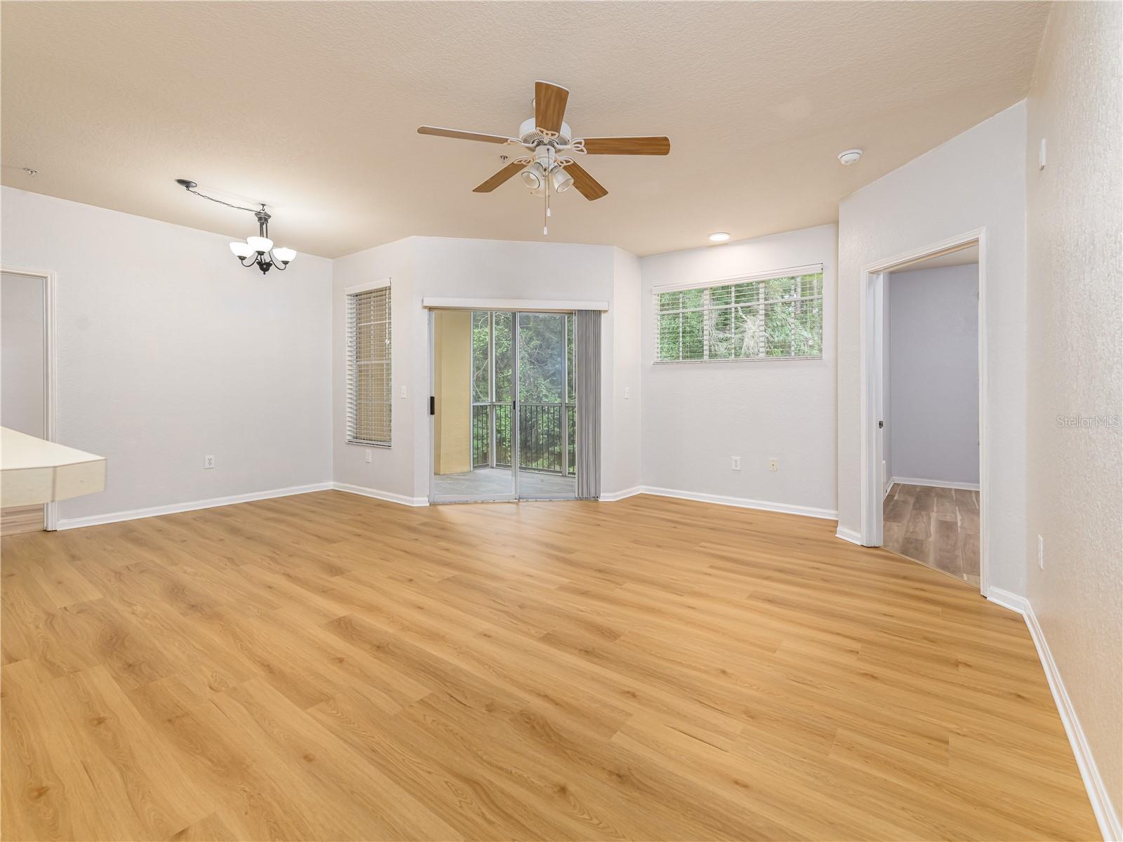 OXFORD PLACE AT TAMPA PALMS A - Residential Lease
