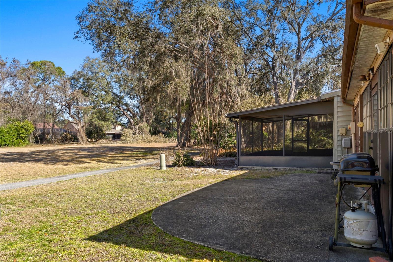 WHISPERING OAKS ESTATES PHASE 1-D - Residential