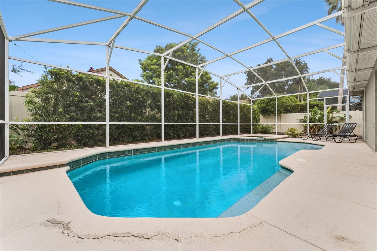 ALOMA WOODS PH 5 - Residential