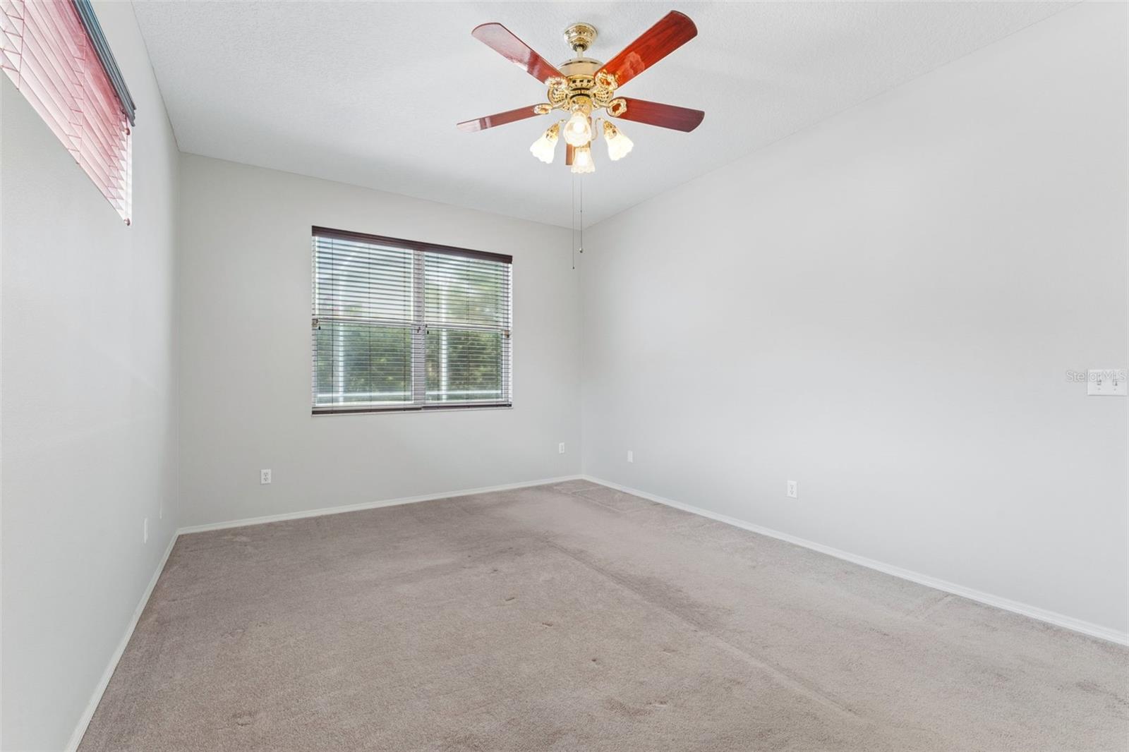 ALOMA WOODS PH 5 - Residential
