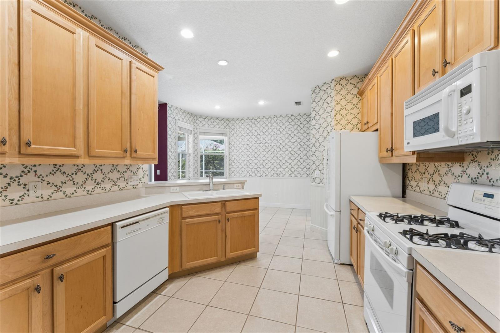 ALOMA WOODS PH 5 - Residential