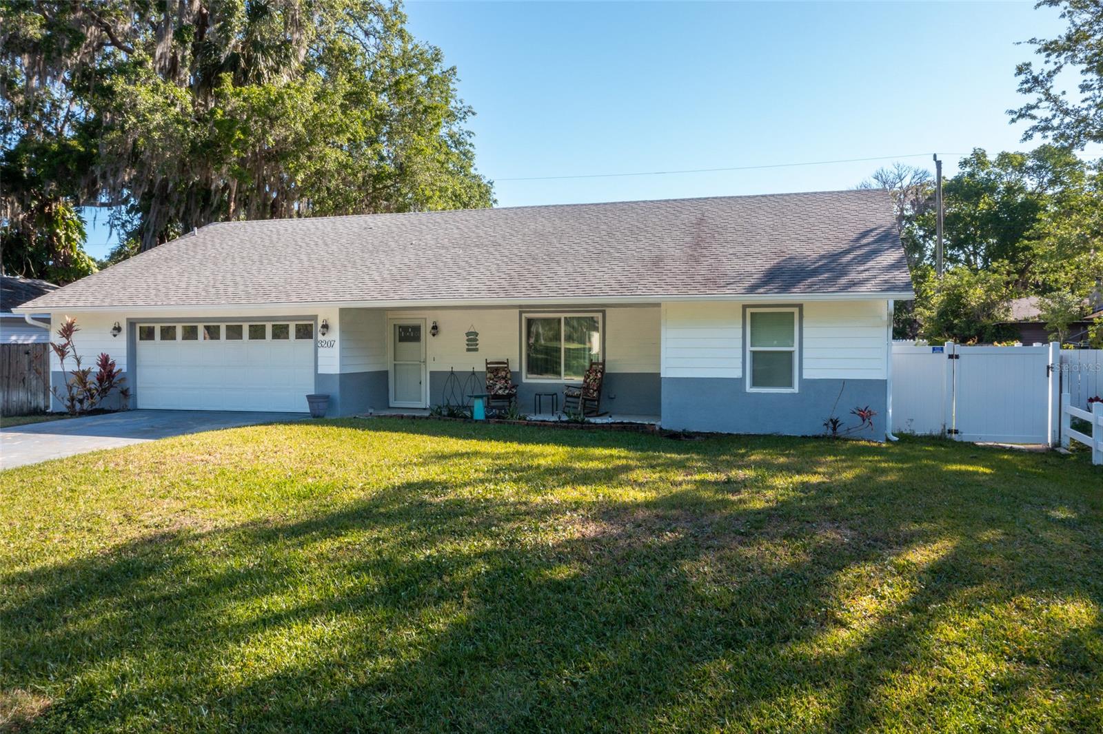 Well Maintained 4 Bedroom Pool Home with high ceilings and a full Open Floor Plan. Kitchen Fully Renovated and Hurricane Rated windows throughout. That is an upgrade that you find on Beachside. Huge florida Room. Vinal Fencing around the property, so perfect for Pets and Children. This is truly a Wonderful and Impressive Home waiting for it's new Owner. ;Water: City
