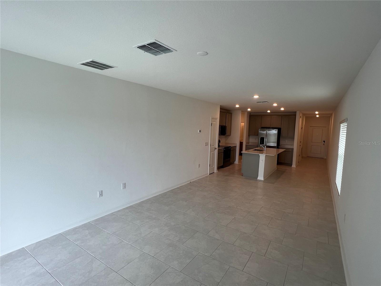 LEOMAS LANDING - PHASE 1 - Residential Lease