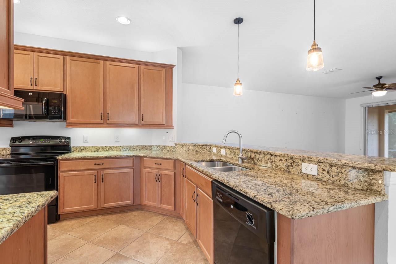 VALENCIA LAKES TR MM PH - Residential