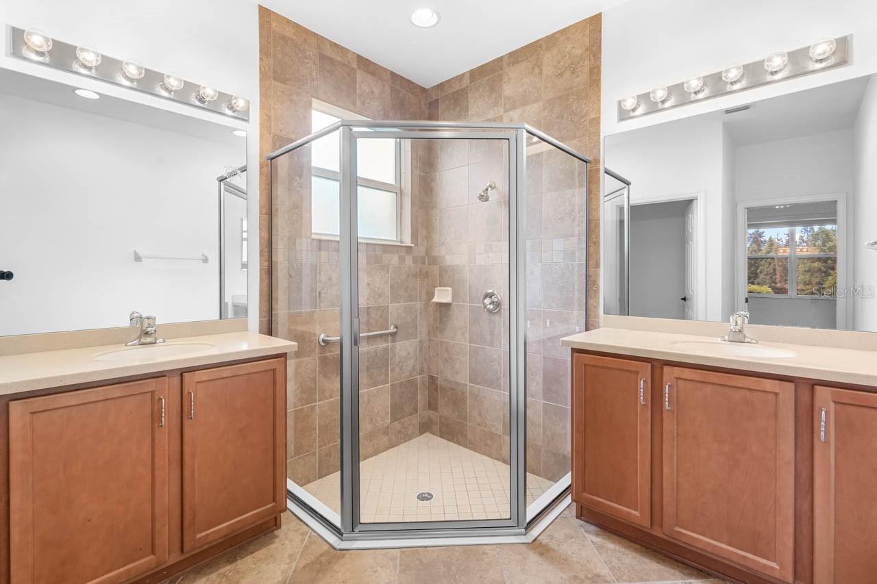 VALENCIA LAKES TR MM PH - Residential